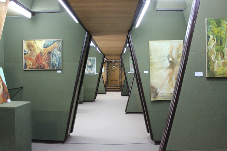 В выставочном зале Гродненского областного методического центра народного творчества состоялось открытие персональной выставки живописи «МОЙ САД»
