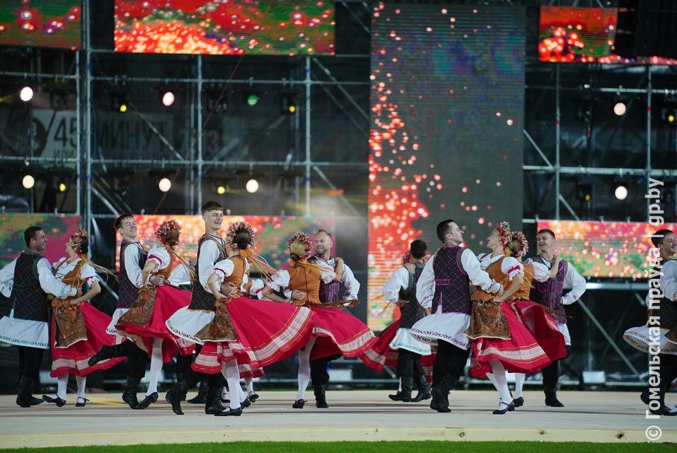 В Гомеле стартовал Международный фестиваль хореографического искусства «Сожскі карагод»