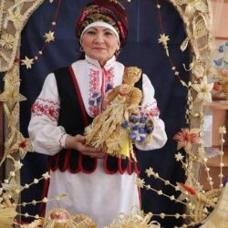 Народны майстар Рэспублікі Беларусь Юзэфа Старасціна