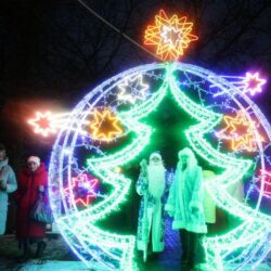 Аллея арт-елок в Гродно