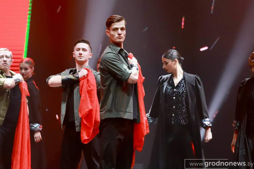 ФОТОФАКТ: Торжественный концерт ко Дню защитников Отечества и Вооруженных Сил Республики Беларусь прошел в областной филармонии