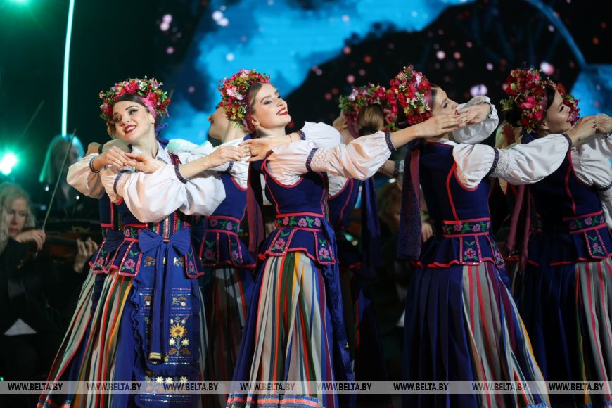ФОТОФАКТ: Гала-концерт «Время выбрало нас» для участников первого заседания VII ВНС проходит в Минске