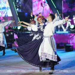 Александрия собирает друзей