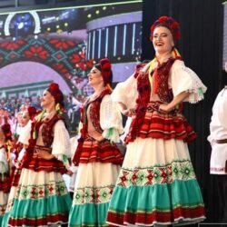 Белые росы на Славянском базаре в Витебске