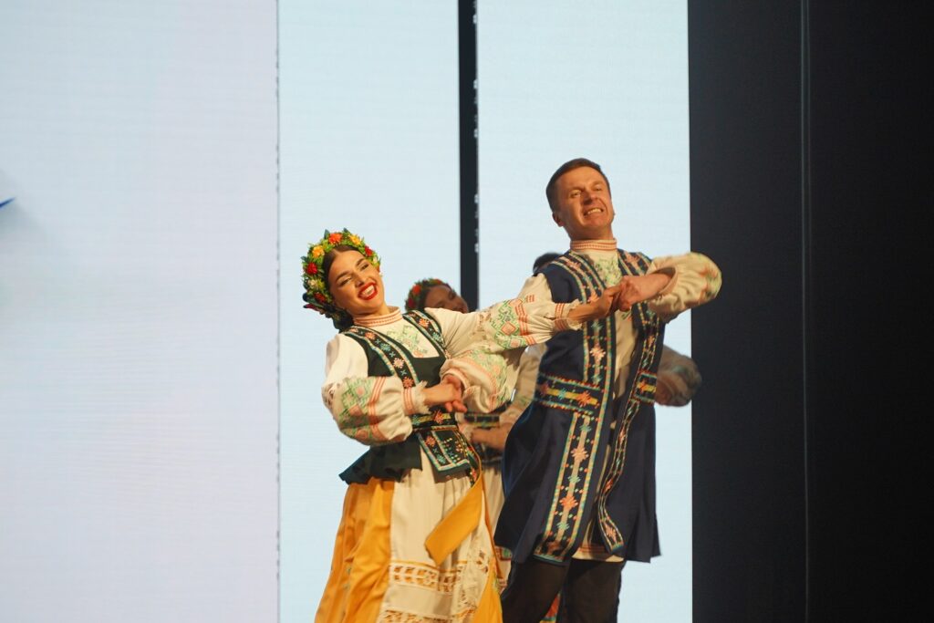 Белые росы во Дворце культуры МТЗ