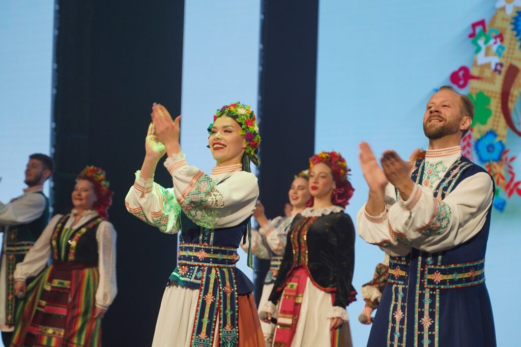 Белые росы во Дворце культуры МТЗ