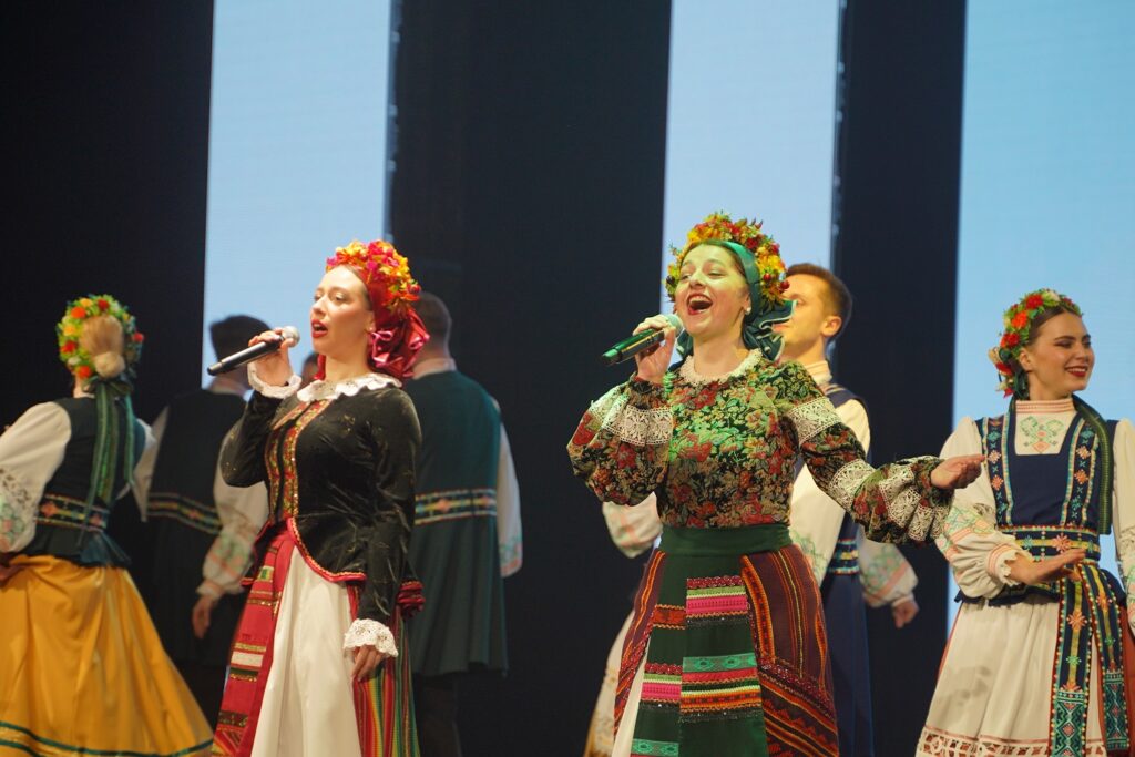 Белые росы во Дворце культуры МТЗ