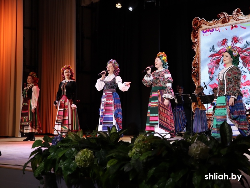 В Сморгонском РЦК прошло торжественное мероприятие, приуроченное ко Дню единения народов Беларуси и России