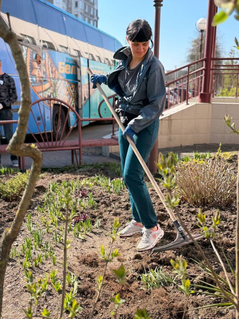 Коллектив ансамбля Белые росы присоединился к республиканскому субботнику!