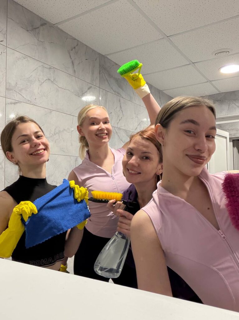 Коллектив ансамбля Белые росы присоединился к республиканскому субботнику!