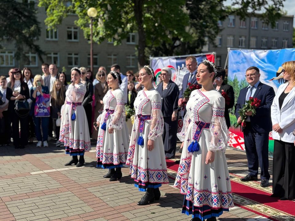 Белые росы Средняя школа № 2 имени В.Ю.Саяпина г. Гродно.
