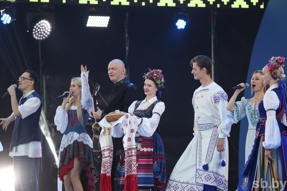 Гродно звучал на многих языках мира на церемонии открытия фестиваля национальных культур